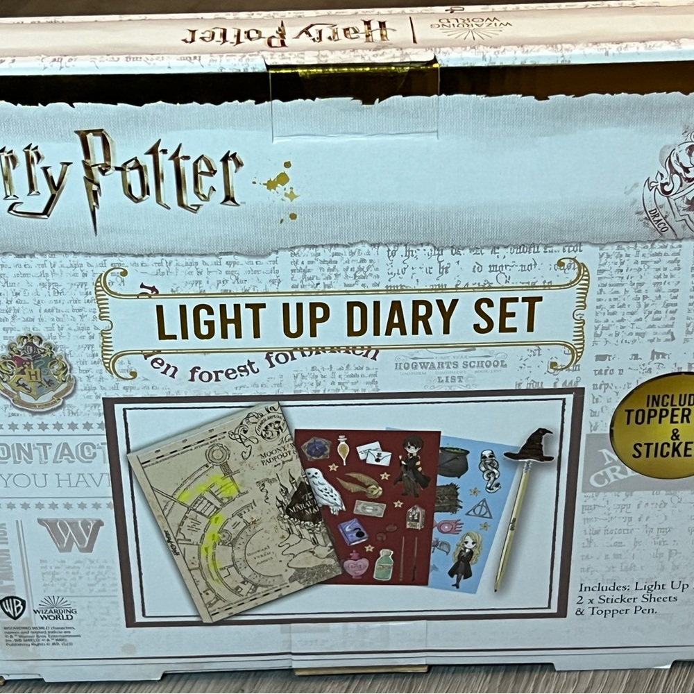 Harry Potter Light Up Diary Set, NIB - Picture 2 of 6